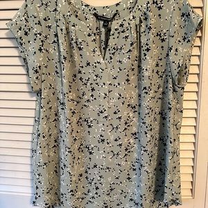 41Hawthorn Short Sleeve Blouse, Size L, Light green, black and white.